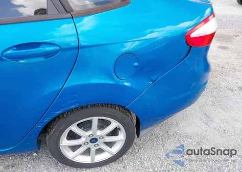 2015 Ford Fiesta Se из США, поврежденный, VIN 3FADP4BJ1FM142007